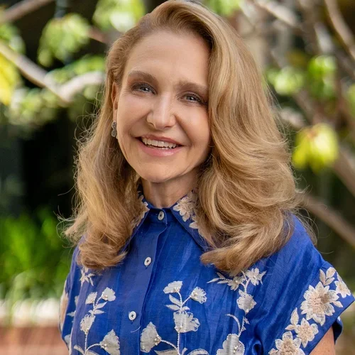Headshot of Felicia Marie Knaul outside